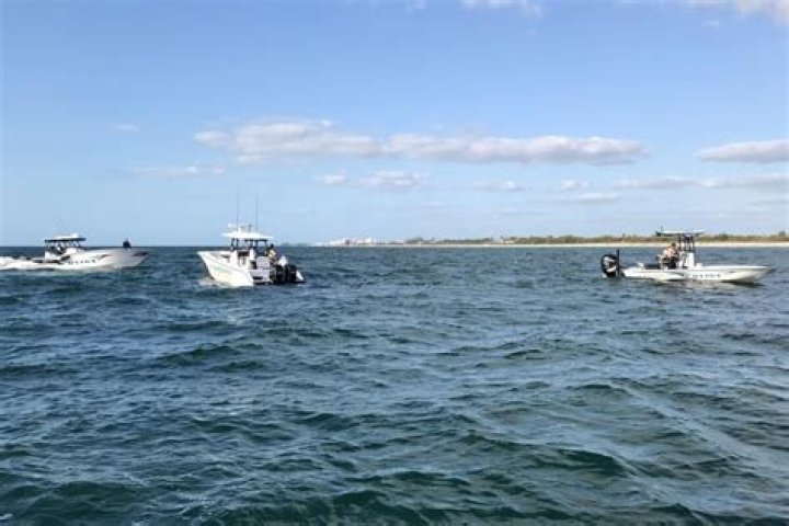 
2 Dead, Including a 14-Year-Old Girl, and 1 Missing After Rental Plane Crashes in Gulf of Mexico 