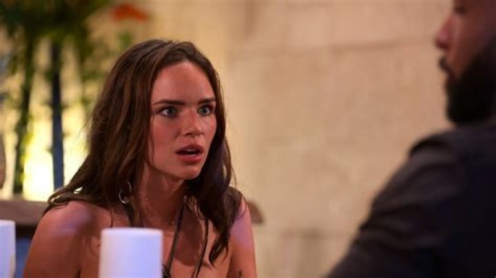 Abbey Humphreys Wiki, Husband, Age, Height & Family