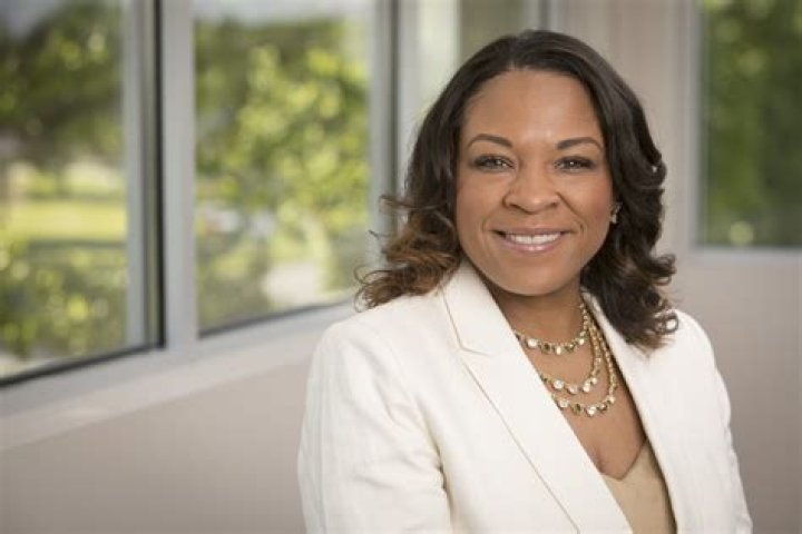 Dr. Aisha Rush, MD – Alexandria, MN