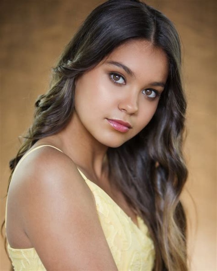 Alexa Curtis Biography - Facts, Childhood, Family Life & Achievements