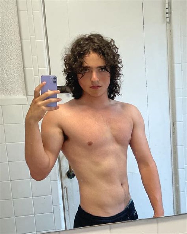 Alexander Garfin Wiki, Age, Parents, Girlfriend, Height & Net worth