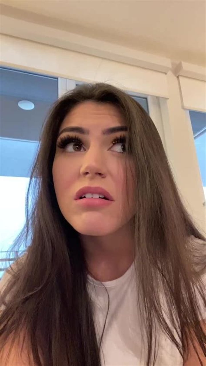
All About Mikaela Pascal: Age, Boyfriend Jack O’Shea, Net Worth 