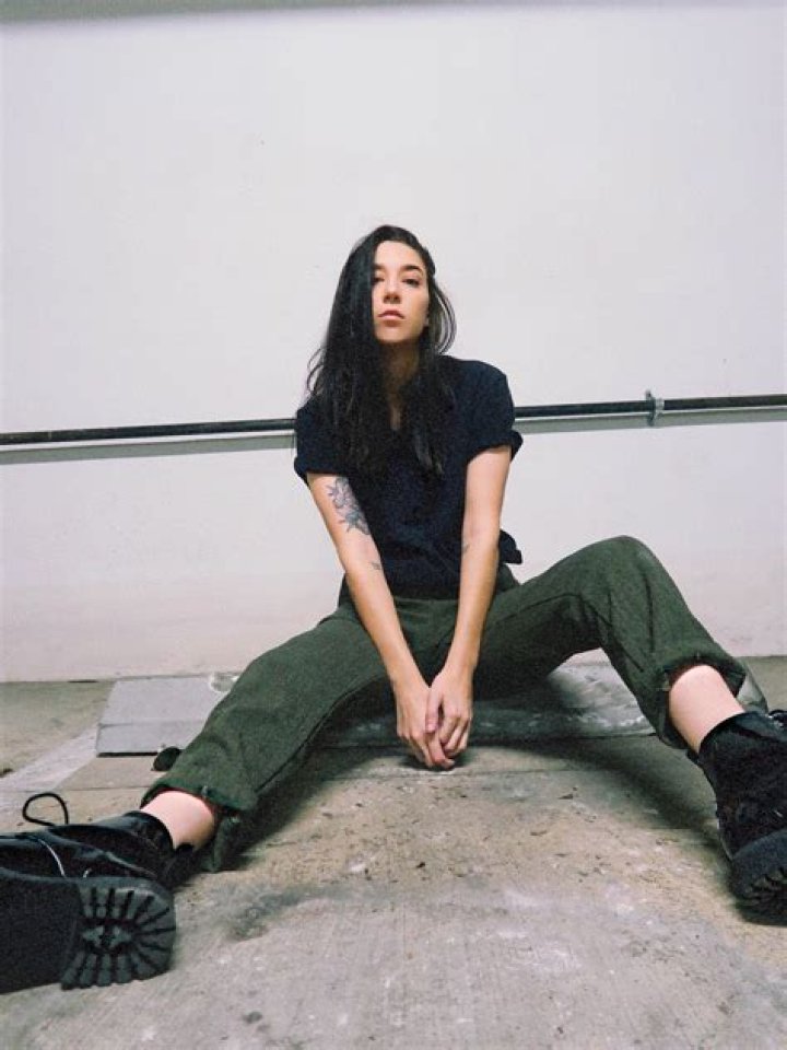 Ally Hills - Bio, Facts, Family Life of YouTuber