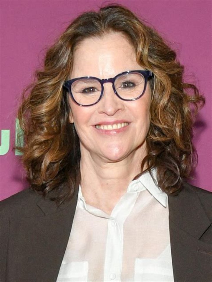 Ally Sheedy Biography - Facts, Childhood, Family Life & Achievements