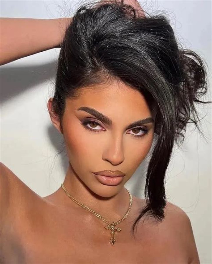 Amanda Trivizas Height, Weight, Net Worth, Age, Birthday, Wikipedia, Who, Instagram, Biography