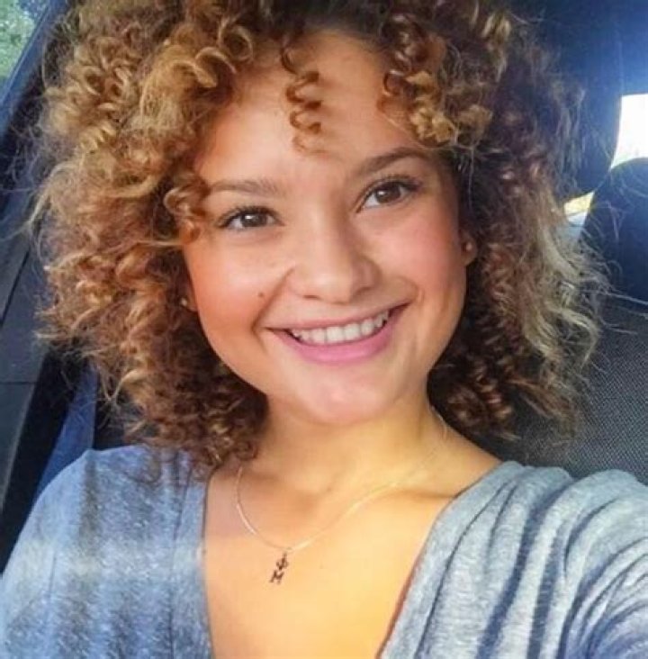 
Andrea Mercedes Palacios Height, Weight, Net Worth, Age, Birthday, Wikipedia, Who, Nationality, Biography 