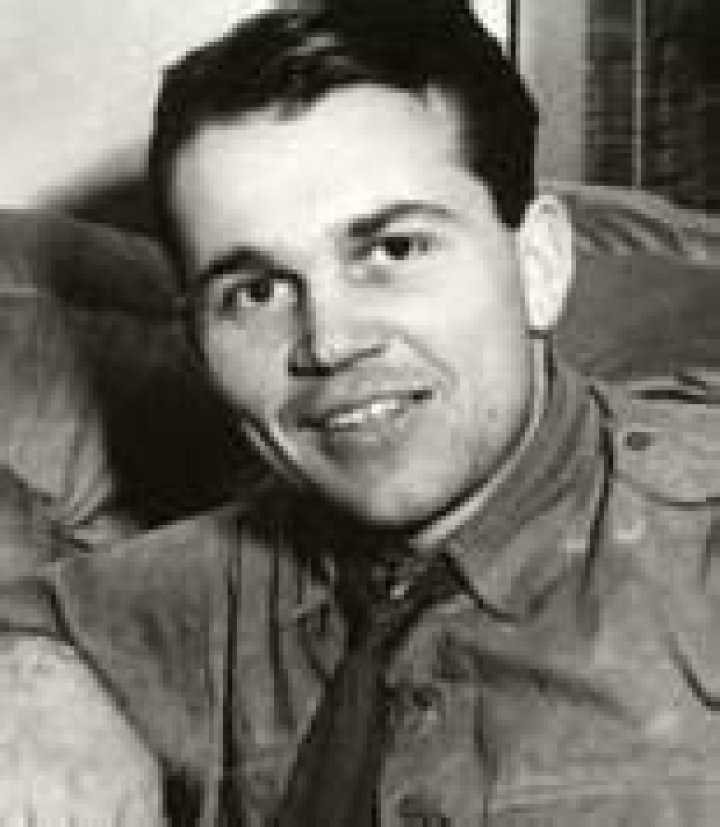 Andy Rooney Biography - Childhood, Life Achievements & Timeline