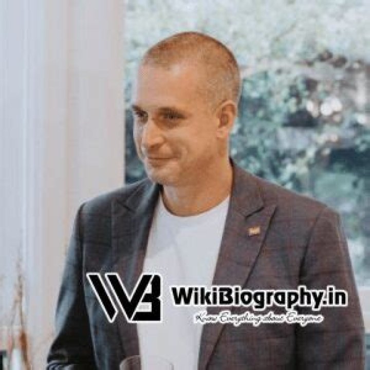 Andy Hearnden Height, Weight, Net Worth, Age, Birthday, Wikipedia, Who, Instagram, Biography