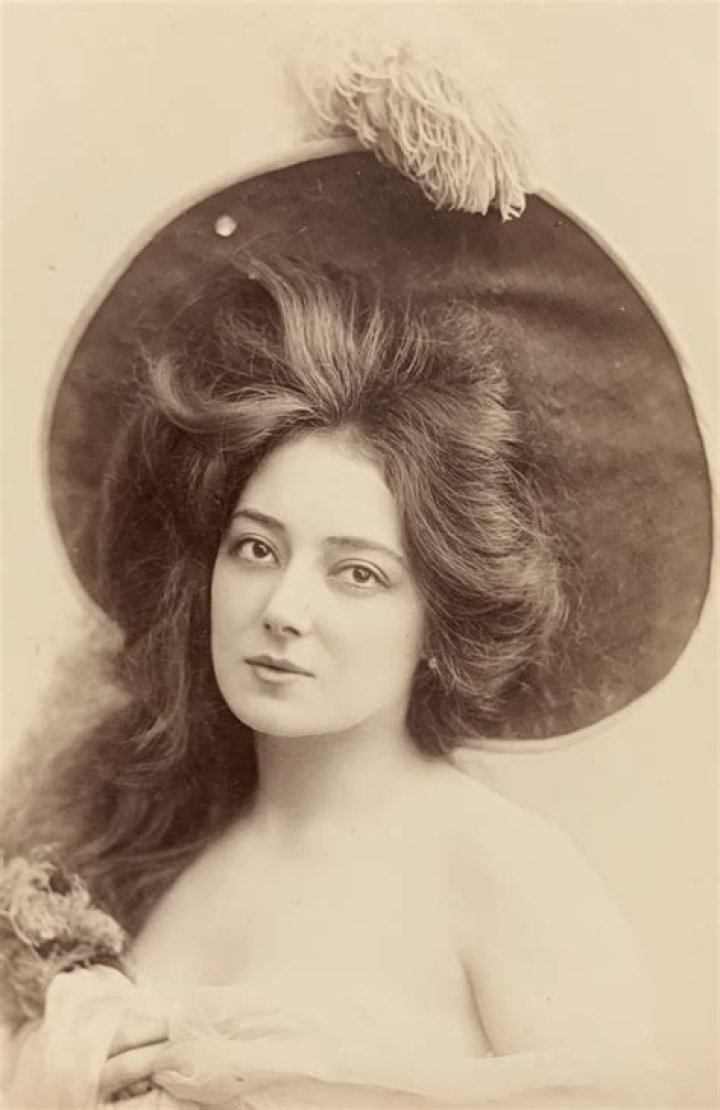 Anna Held Biography - Facts, Childhood, Family Life & Achievements