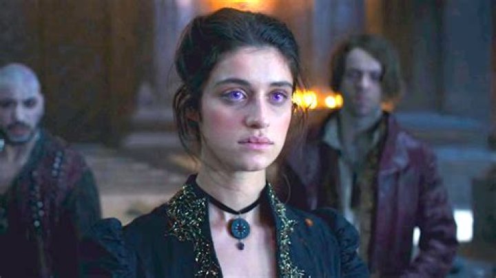 Anya Chalotra Biography - Facts, Childhood, Family Life & Achievements