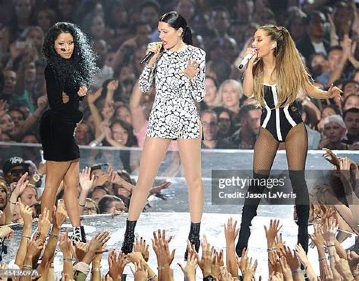Ariana Grande And Nicki Minaj Address Those Beef Rumors!