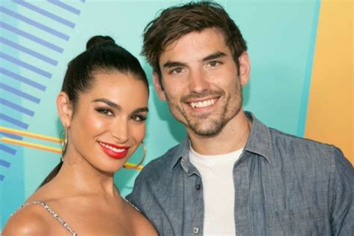 Ashley Iaconetti Admits She’s Not Looking Forward To Being Pregnant But Will Try Anyway This Year – Here’s Why She Has To!