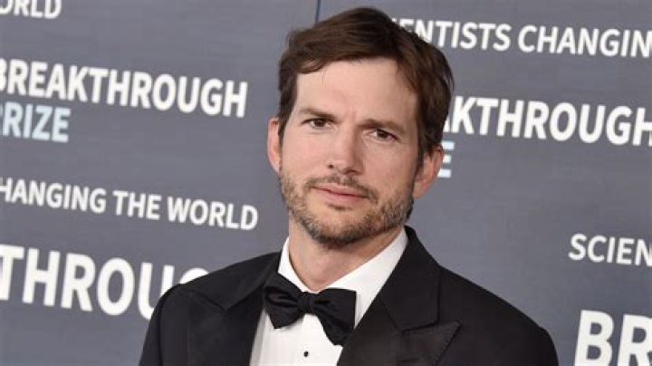 Ashton Kutcher Biography - Facts, Childhood, Family Life & Achievements