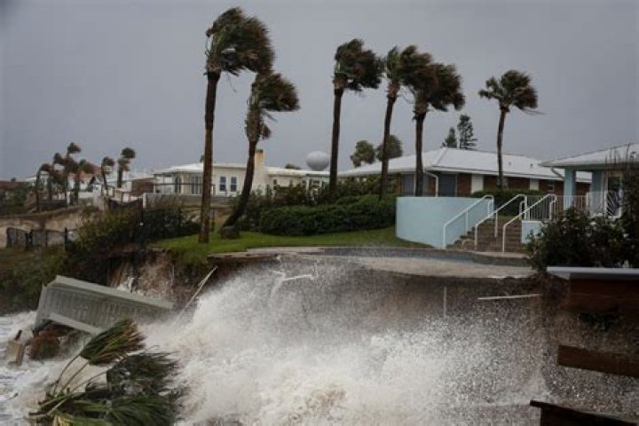 
At Least 5 Dead After Tropical Storm Nicole Makes Landfall on Florida’s East Coast 