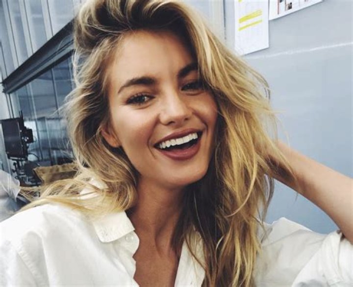 Australian Stunner Elyse Taylor in Swimsuit Loves "Footy Shorts Forever"