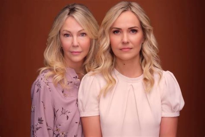 Ava Sambora Stuns In New Pic And She Looks Like Her Mom Heather Locklear’s Twin!