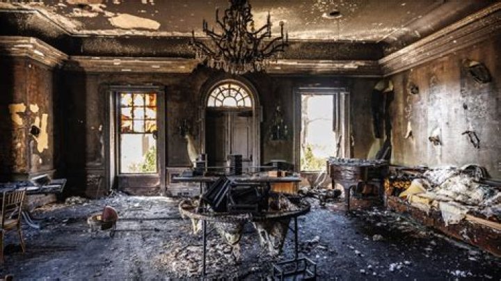 Azealia Banks allegedly evicted from Miami mansion, fire extinguisher unloaded in retaliation