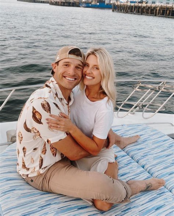 
‘Bachelorette’ Alum Garrett Yrigoyen Is Engaged to Alex Farrar 