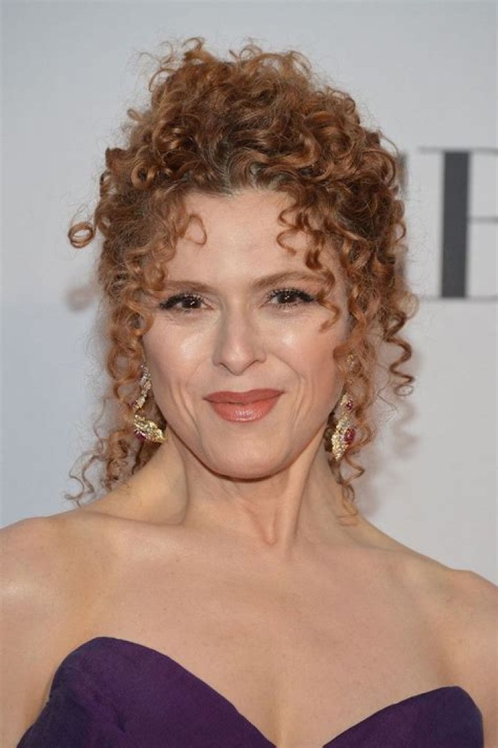 Bernadette Peters Biography - Facts, Childhood, Family Life & Achievements