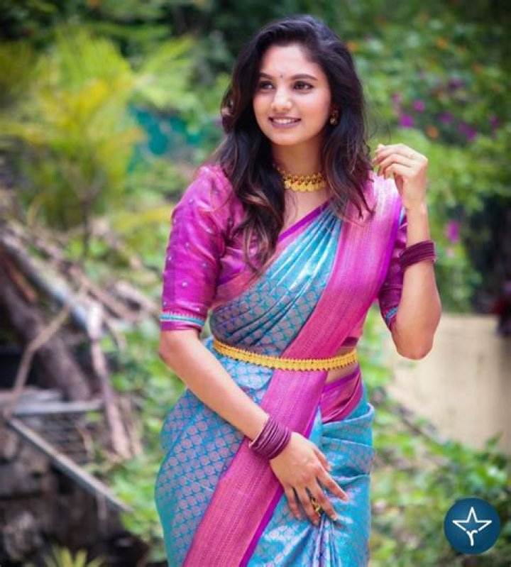 
Bhumika Basavaraj Height, Weight, Net Worth, Age, Birthday, Wikipedia, Who, Nationality, Biography 