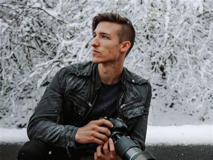 
Billy Nutt Height, Weight, Net Worth, Age, Birthday, Wikipedia, Who, Nationality, Biography 