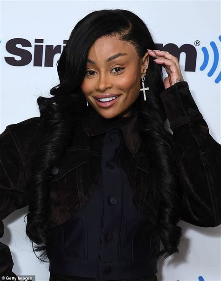 Blac Chyna Tells Fans That All She Wants Is Peace And Love