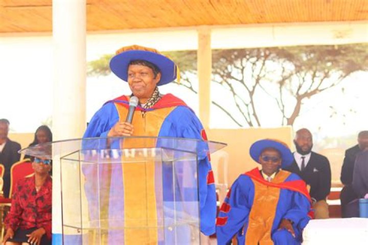 
Blaqbonez: Why I Dissed My School’s Vice Chancellor In A Track 