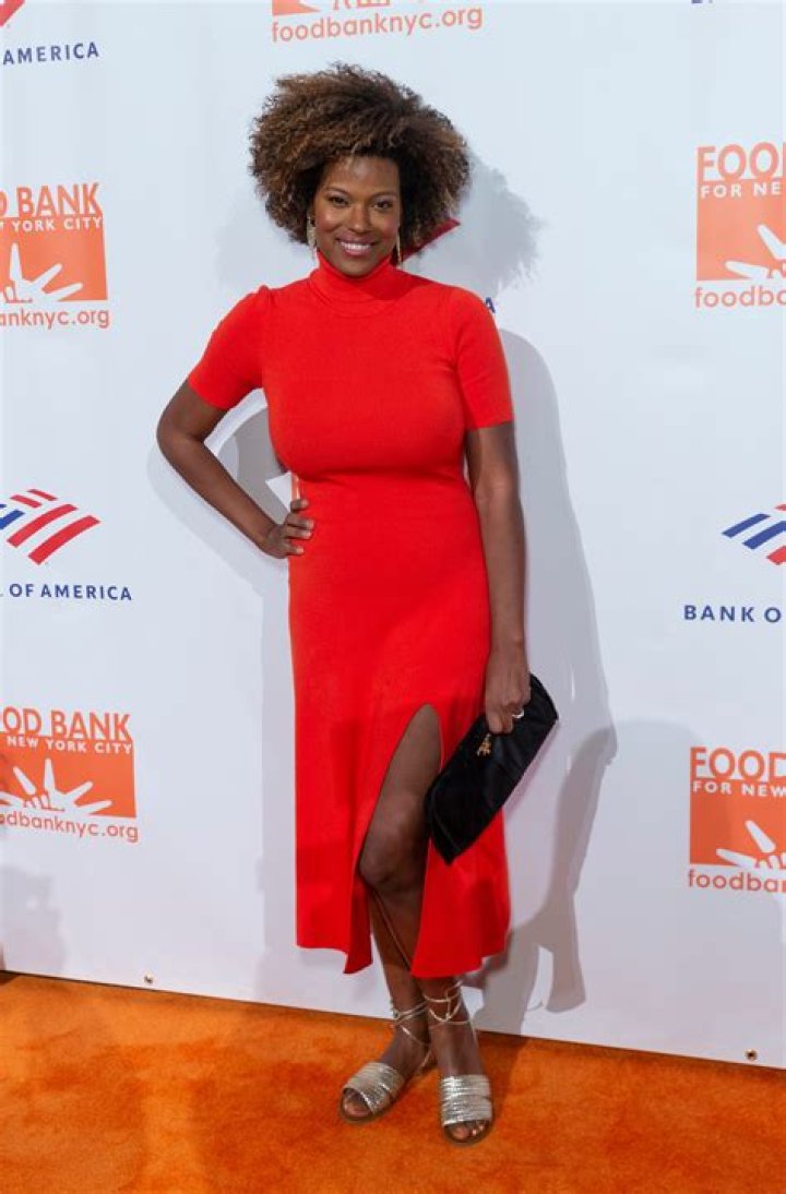 Blue Bloods Star Cassandra Freeman in Swimsuit is “On Vacay”