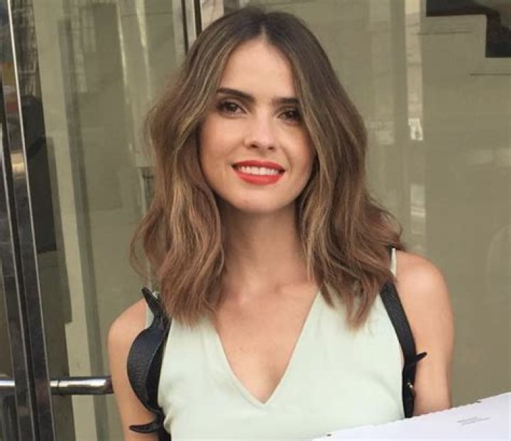 Blue Bloods Star Shelley Hennig Shares Swimsuit Photo Saying “D For Dubrovnik”