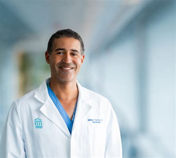 Dr. Brad Stoecker, MD – Roanoke, IL