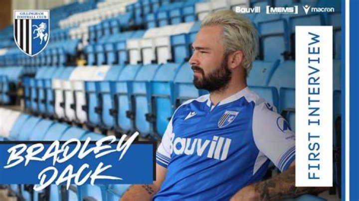 Bradley Dack Height, Weight, Net Worth, Age, Birthday, Wikipedia, Who, Instagram, Biography