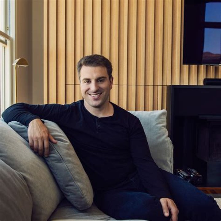 Brian Chesky Biography - Facts, Childhood, Family Life & Achievements