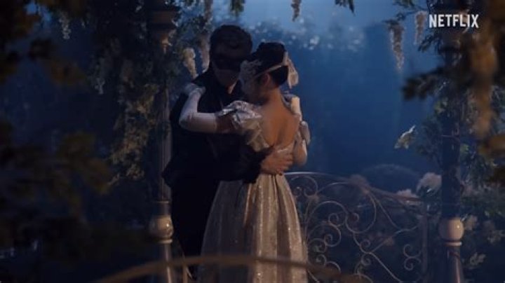 
Bridgerton’s NSFW Scenes Use A Real-Life Georgian Era Secret 