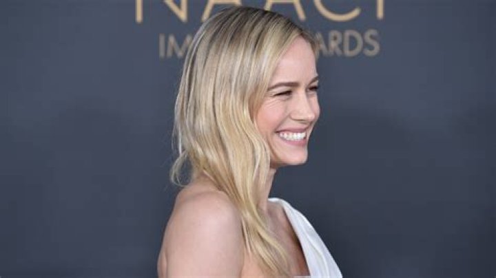 Brie Larson Flaunts Her Superhero Abs Leaving Fans Speechless