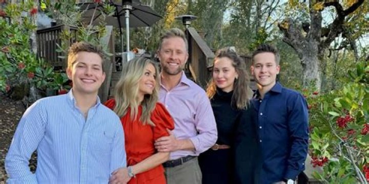 
Candace Cameron Bure Urges Fans to ‘Go Hug a Friend’ on Anniversary of ‘Full House’ Dad Bob Saget’s Death 