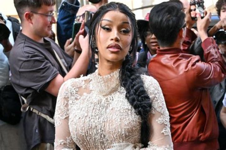 Cardi B openly admitted that she wants to get a tummy tuck