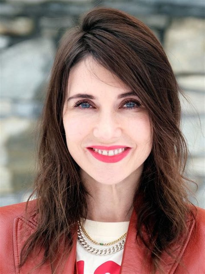 Carice Van Houten Biography - Facts, Childhood, Family Life & Achievements