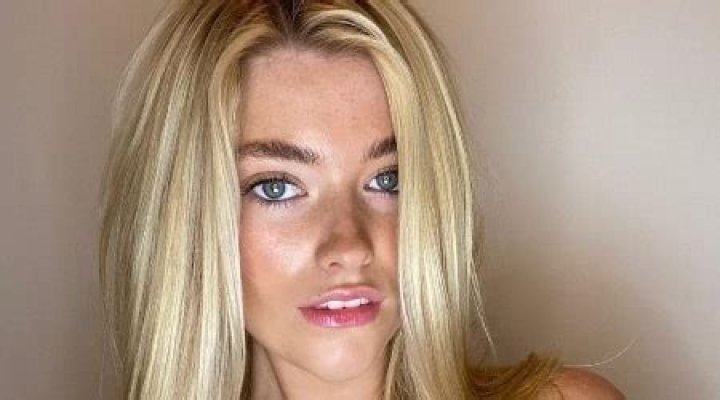 
Carlie Whalen Height, Weight, Net Worth, Age, Birthday, Wikipedia, Who, Nationality, Biography 
