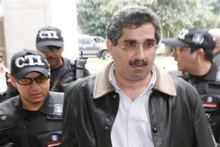 Carlos Castaneda Biography - Facts, Childhood, Family Life & Achievements