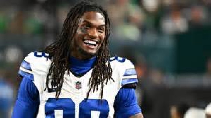 CeeDee Lamb age, height, ethnicity, family, college, 40 time, draft, trade, net worth, Instagram