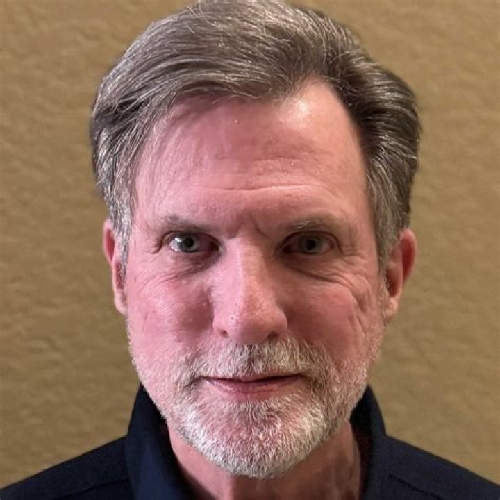 Dr. Charles Leach Jr., MD – Glastonbury, CT