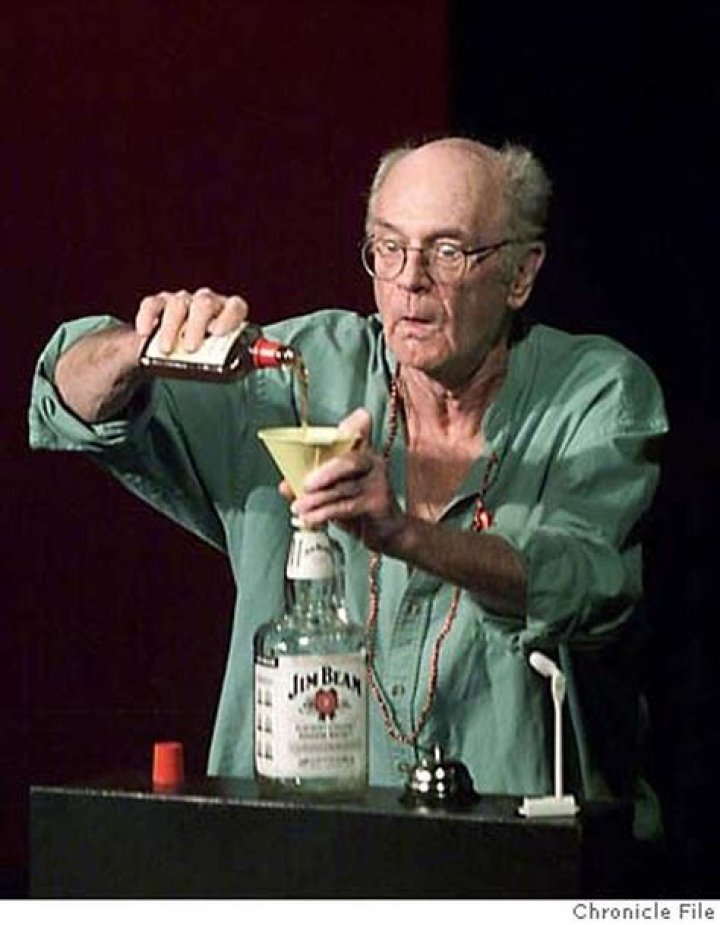 Charles Nelson Reilly Biography - Facts, Childhood, Family Life & Achievements