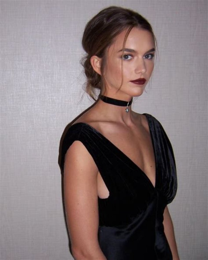 Chloe East Biography - Facts, Childhood, Family Life & Achievements of Actress