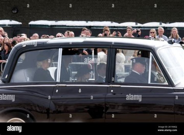 
Choir Boys Have A Viral Moment While Performing At Queen Elizabeth II’s Funeral 