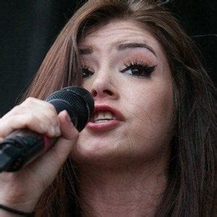 
Chrissy Costanza Age, Birthday, Wikipedia, Who, Nationality, Biography 