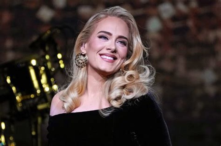 Chrissy Teigen Raves About Adele’s Huge Transformation After Posting Stunning Little Black Dress Pic!