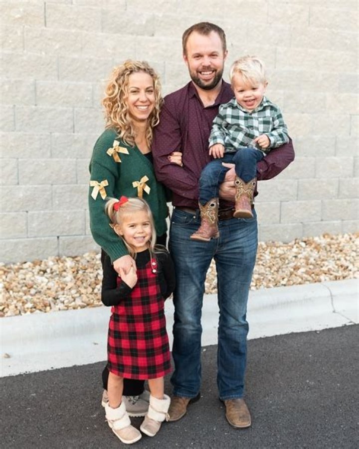 Counting On – Homeland Security Says They Visited Josh Duggar’s Car Lot, But Didn’t Raid Jim Bob & Michelle’s Home