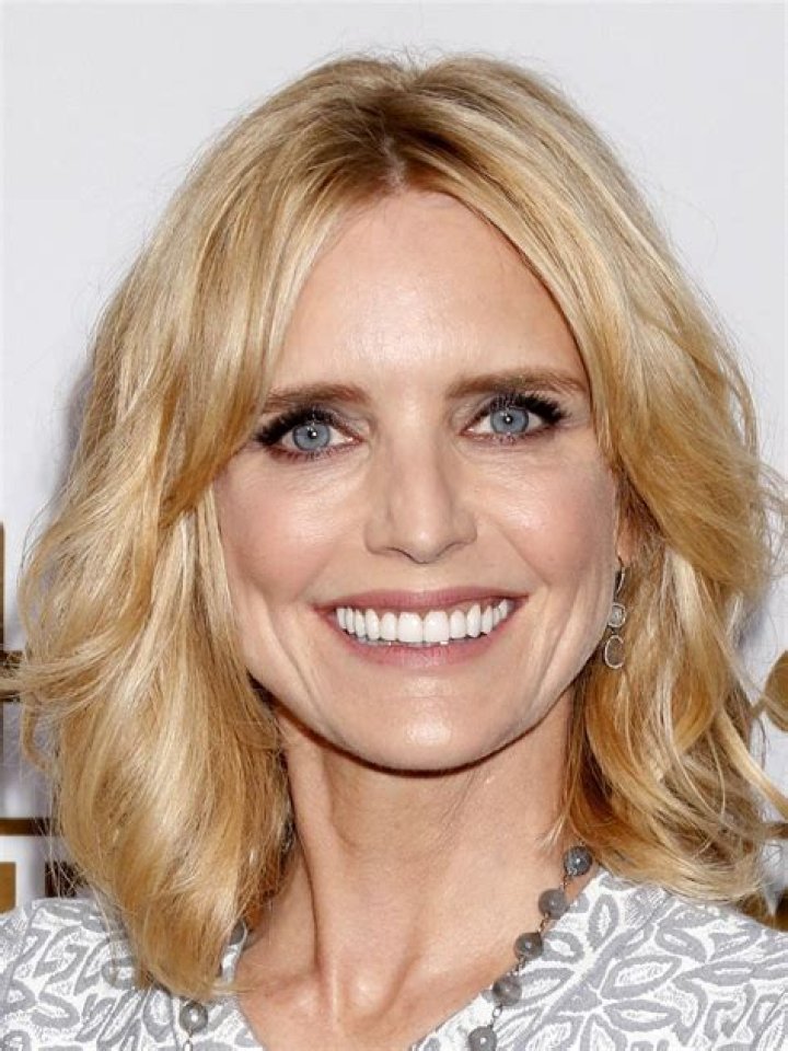 Courtney Thorne-Smith - Bio, Facts, Family Life of Actress