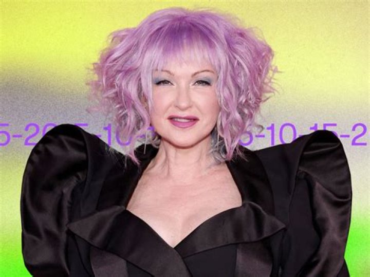Cyndi Lauper Biography - Facts, Childhood, Family Life & Achievements