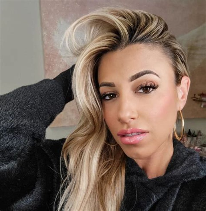 Danielle Cabral Wiki, Age, Husband, Kids, Net Worth, Height, Family & Biography